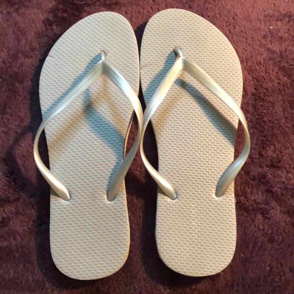 old navy flip flops